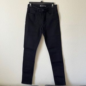 Levi’s Women’s Black Hi Rise Skinny Size 27